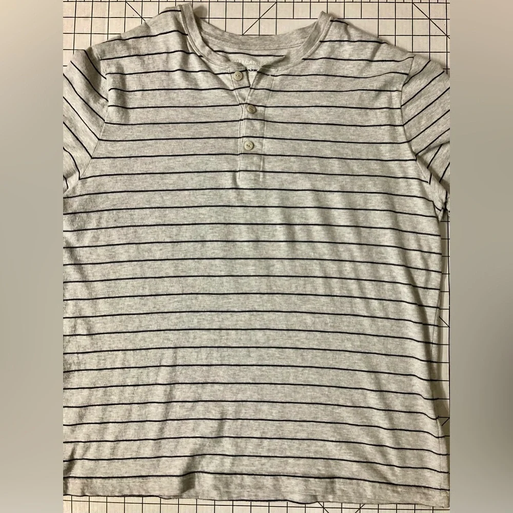 J. Crew Mercantile Men’s Size Large Grey/Navy Striped Henley Shirt‎